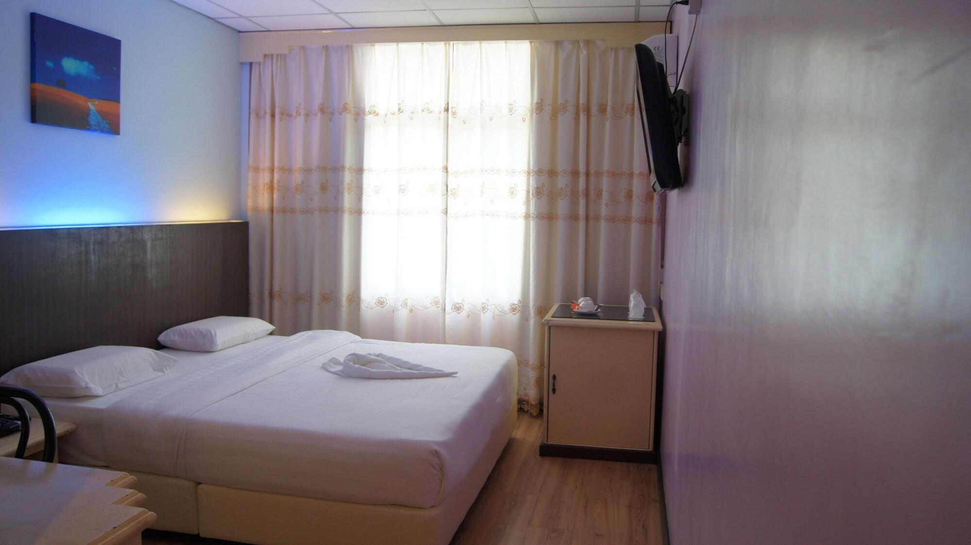 Hotel Hsiang Garden Sandakan Esterno foto